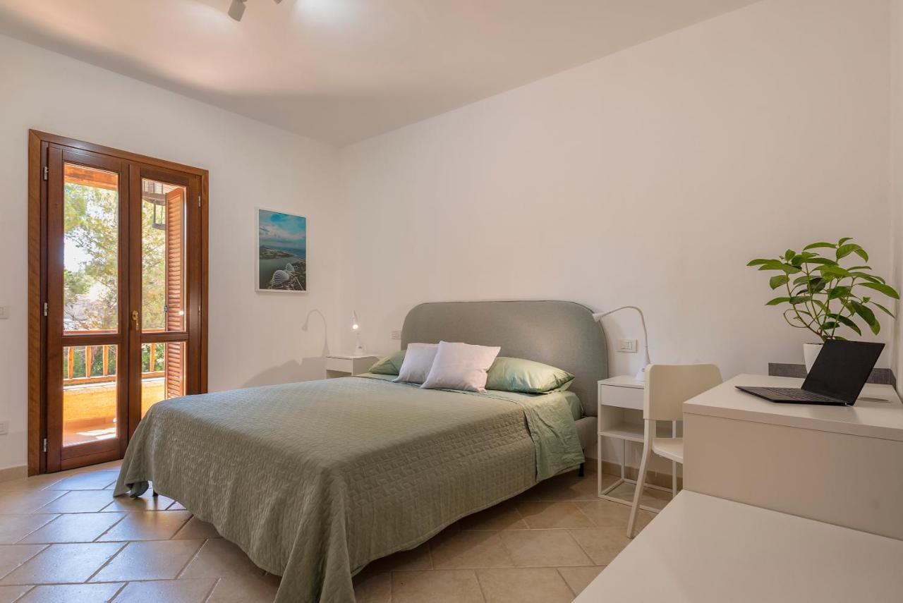 House Of Lens Apartman Golfo Aranci Kültér fotó