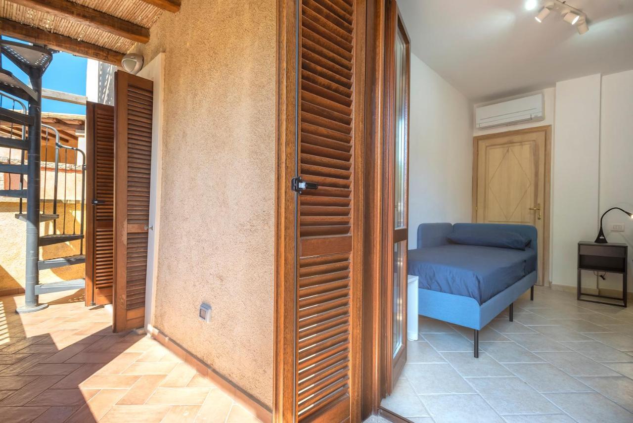 House Of Lens Apartman Golfo Aranci Kültér fotó